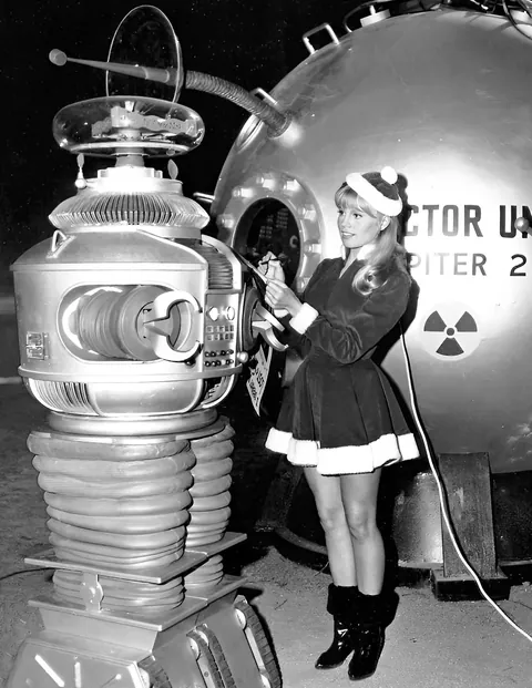 This TV show was such a big part of my childhood, Lost in Space ran for three seasons from 1965 to 1968 and is still in replay today...