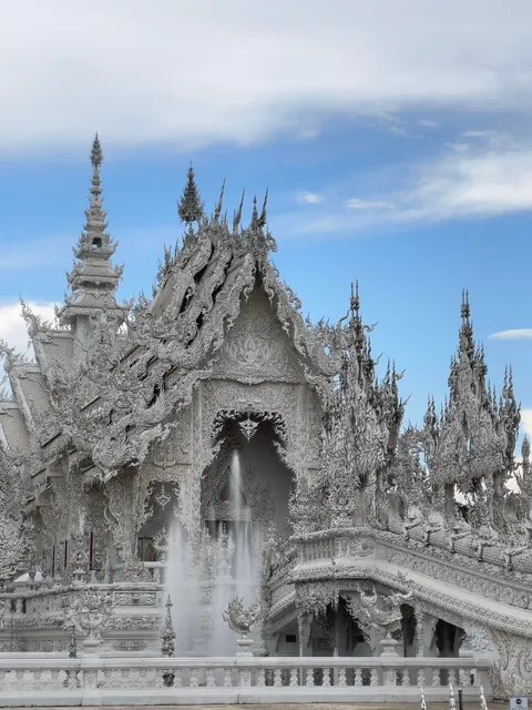 5 Days in Chiang Mai reflection. Slower Pace + Crisp Air + omg Khao Soi (curry noodle soup)