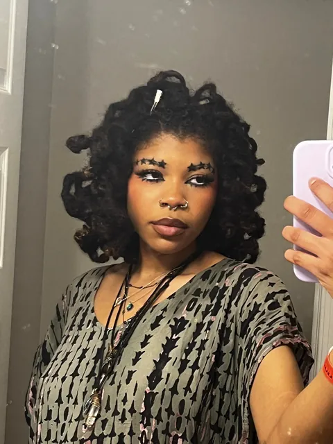 i have just been OBSESSED with doing star eyebrows