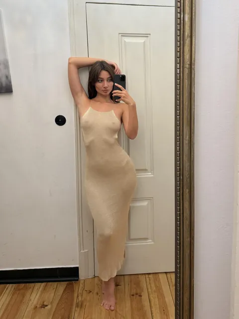 This dress fits my body perfectly
