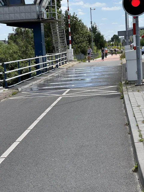 In the Netherlands, we cool down bridges.