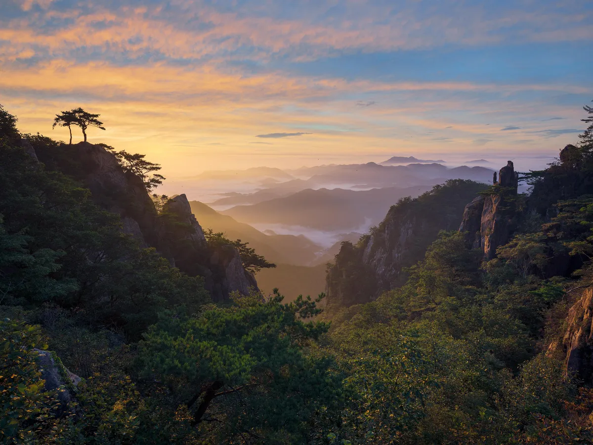 Breath of the Wild, Daedunsan, South Korea [OC] [3000x2250]