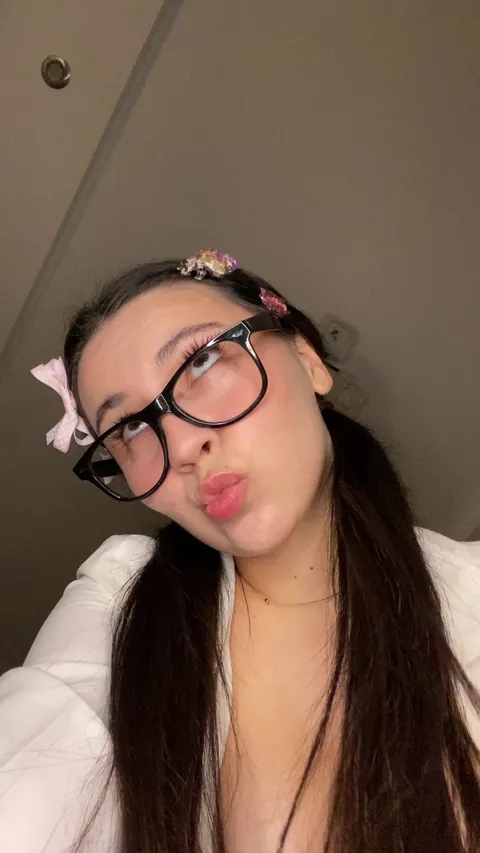 Tight top, hard to hide