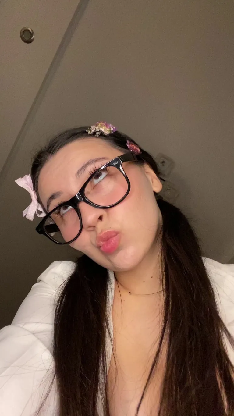 Tight top, hard to hide