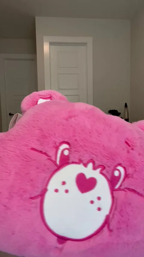 This girl takes it in both holes gladly &lt;3