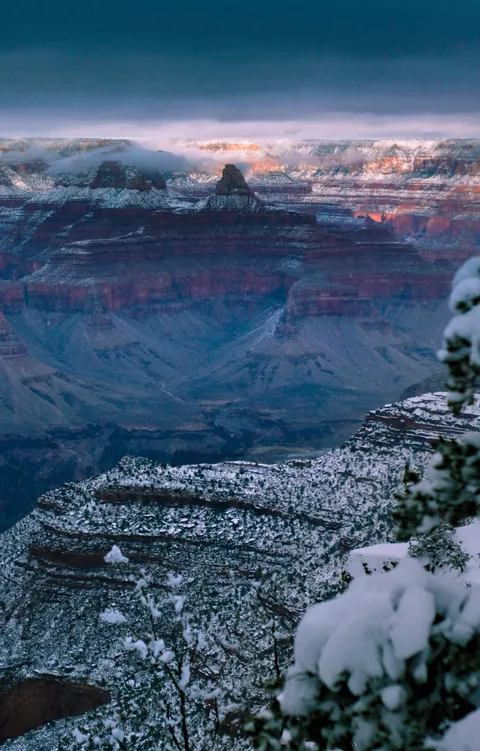 Winter at the Grand Canyon [OC] [2755x4308]