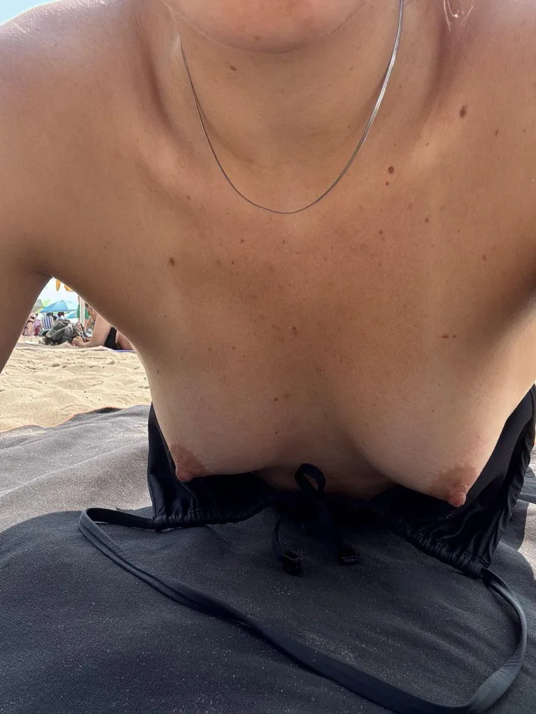 Tan lines or no tan lines? [f]