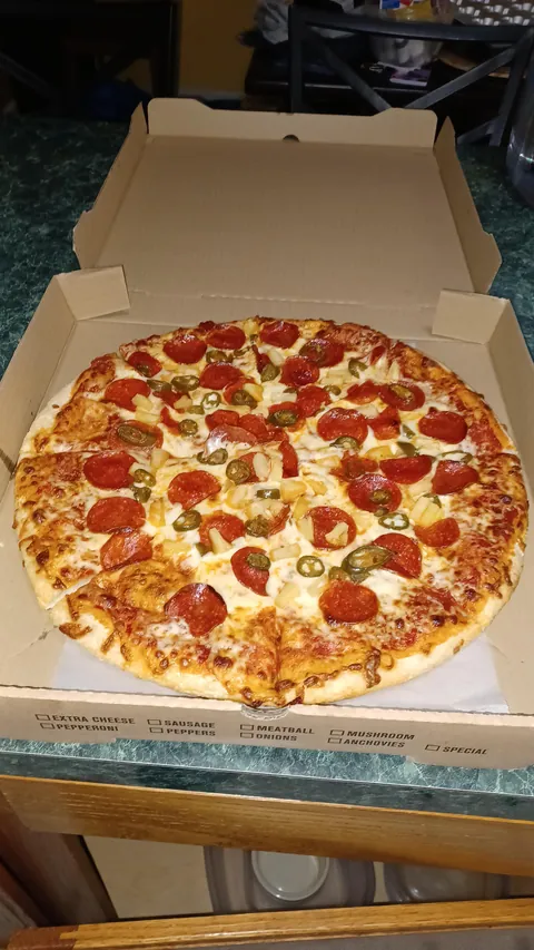 [I Ate] Pepperoni, Jalapeño, and Pineapple Pizza