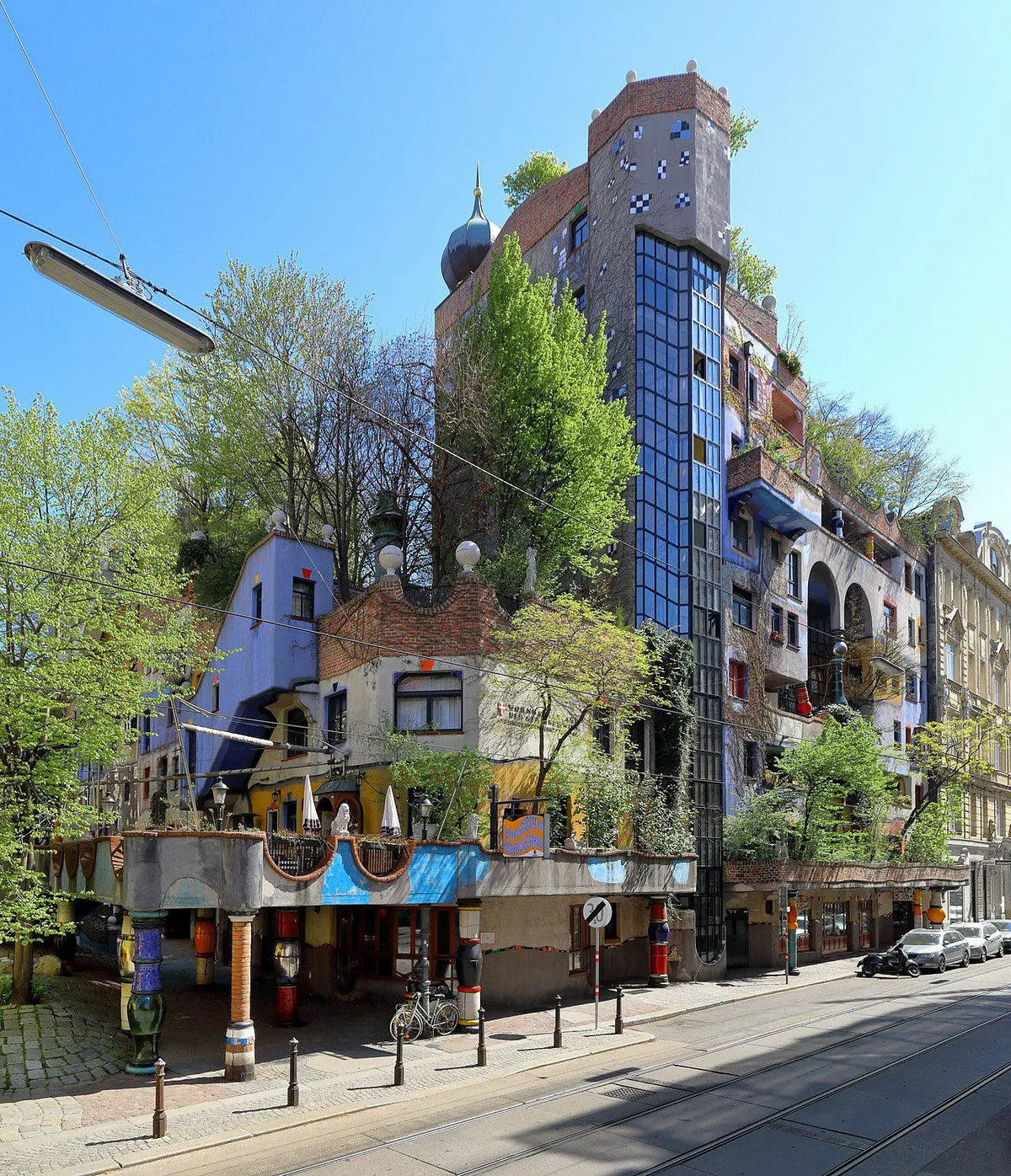 Hundertwasser House , Vienna