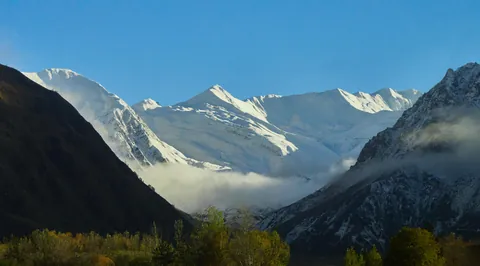 Caucasus Mountains, Georgia [OC] [5184x2871]