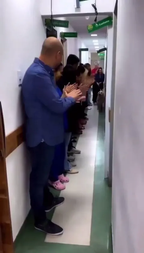 Meet Lucky, he protected his home from the intruders and got shot multiple times. This is the moment of him leaving the hospital after 54 days and 3 surgical operations (2023).