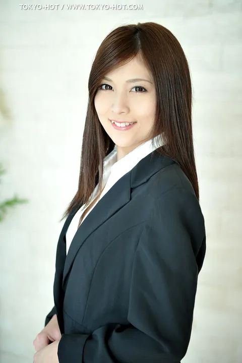 Anri Sugisaki (Tokyo Hot e791)