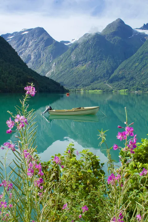 8 summer days in the Norwegian fjords 🌸🌿⛰️