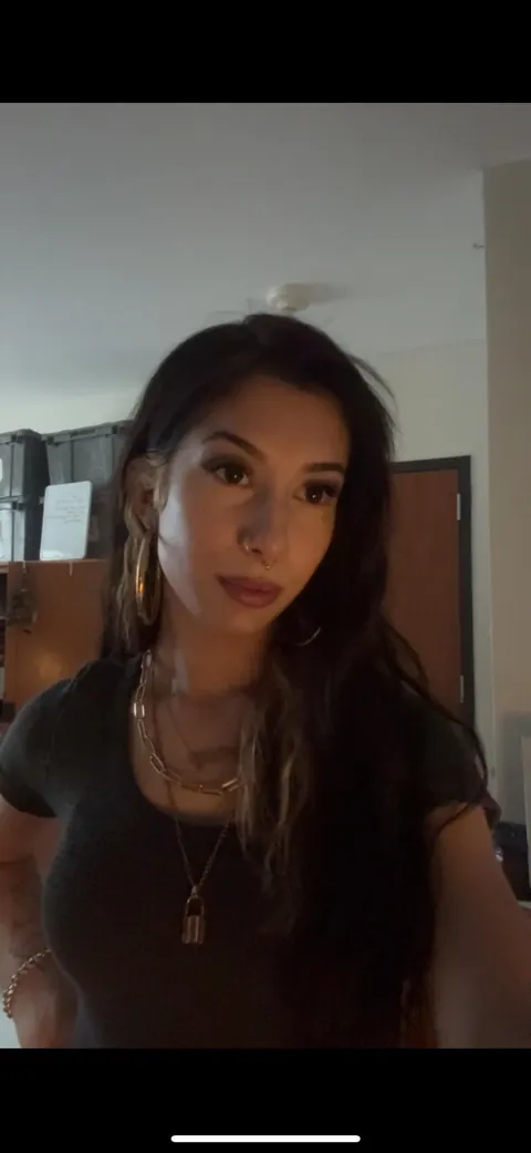 23 female make me laugh