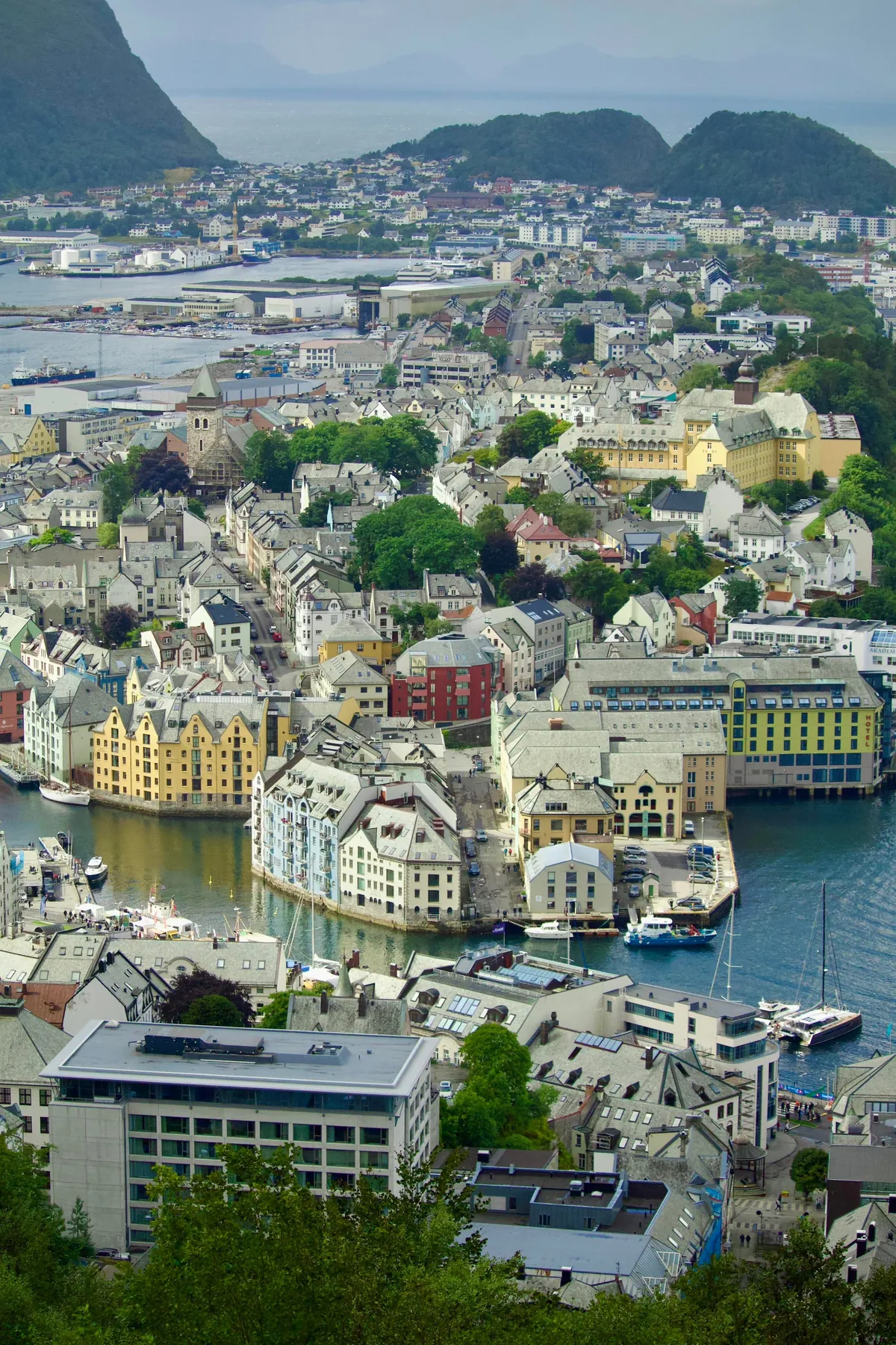 8 summer days in the Norwegian fjords 🌸🌿⛰️