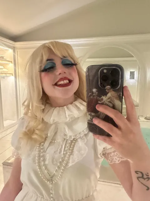 Back at it with the clown vibes