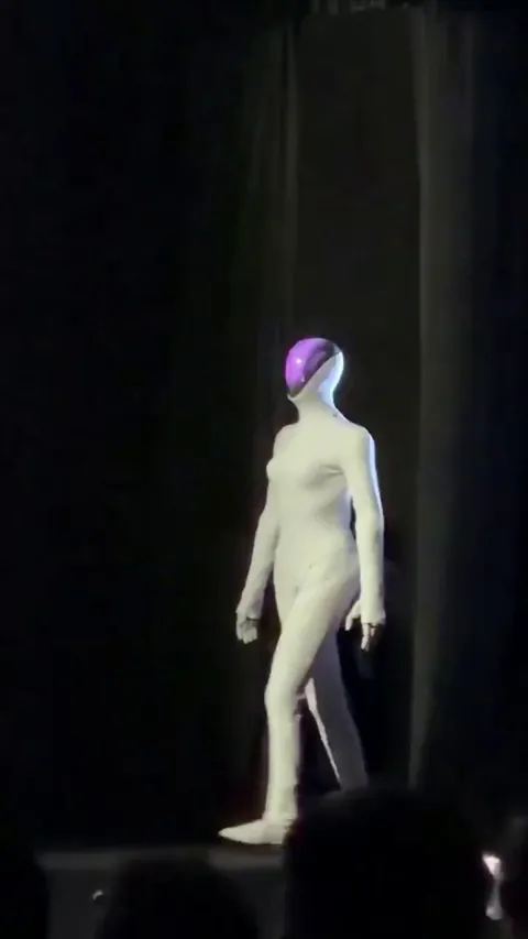 XPENG's IRON robot crossed the uncanny valley, leading some to believe it was a human in a suit. So they cut it open in front of an audience, and also allowed journalists to inspect it.