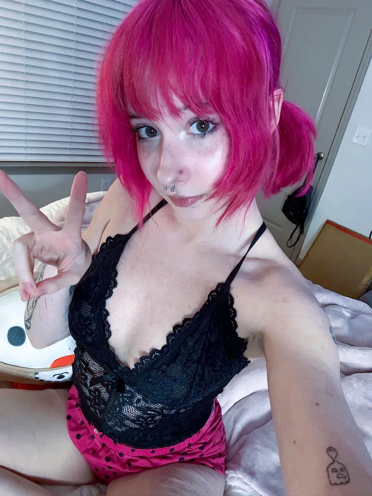 Hope this makes your monday a little less misserable! [f]