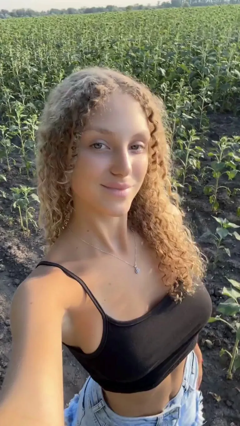 It's a great feeling to shake tits in the street