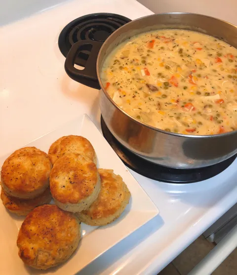 [Homemade] Chicken Pot Pie Soup and Pepper Thyme Biscuits!