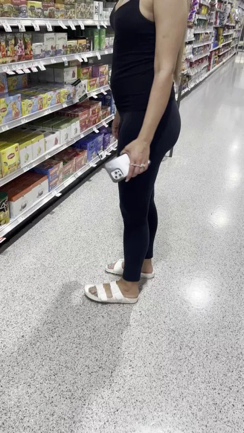 I do grumpy wife tittie flashes too… lol