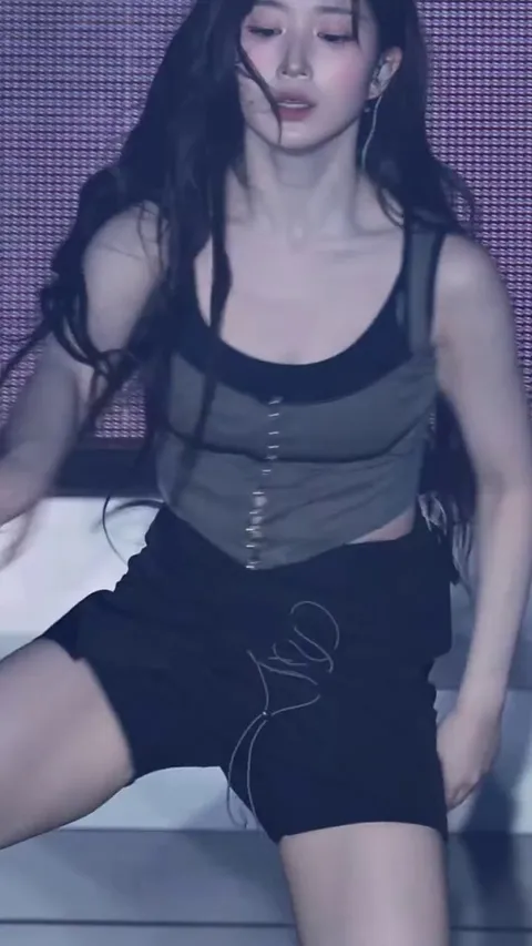 NMIXX - Haewon &amp; Lily