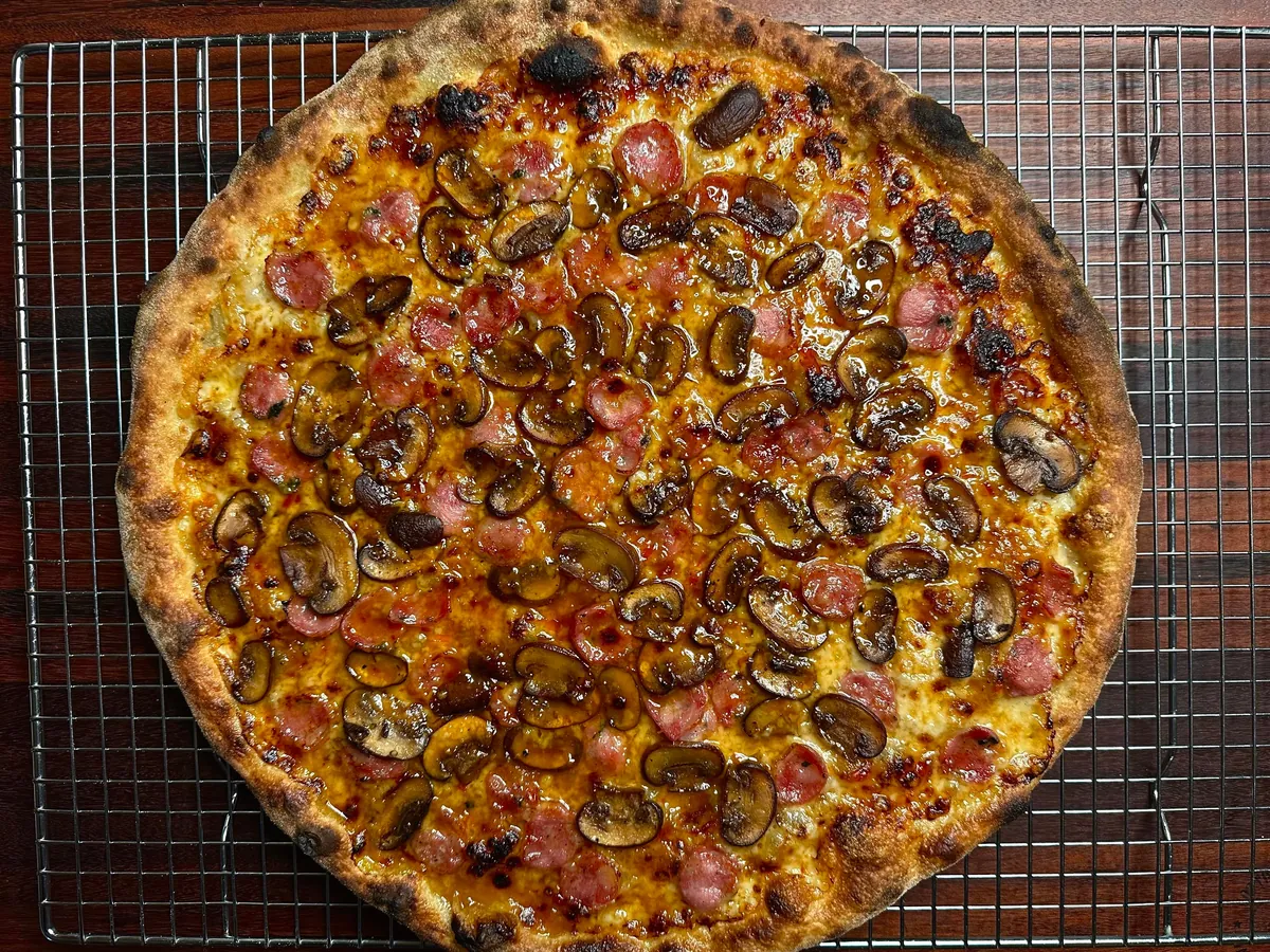 [Homemade] sausage and mushroom pizza