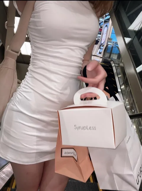 what’s better long and sexy or short and cute dresses ?😚