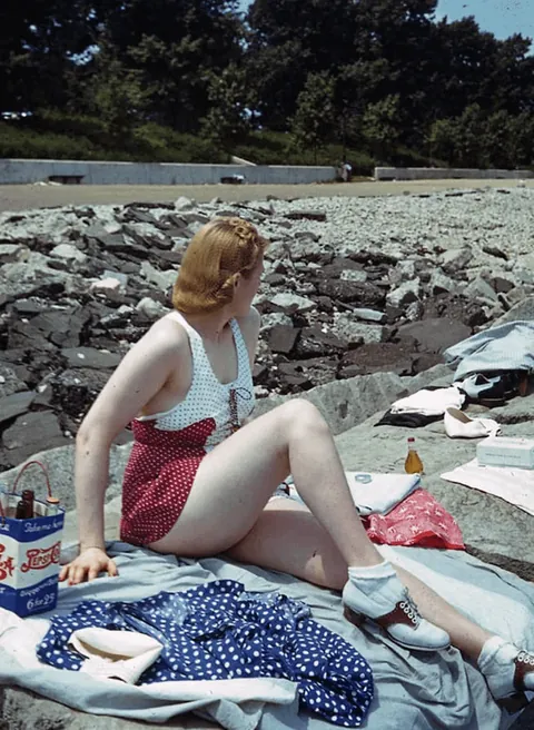 Lots to Unpack –Detailed &amp; Mysterious Vintage Images, 1910-1977