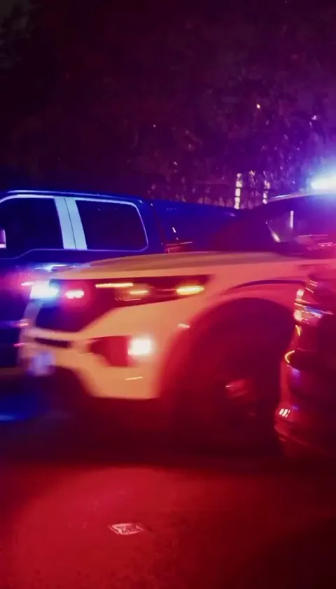 White House posts insane video of over 20 armed FBI and U.S. Marshals going to arrest the Subway sandwich thrower after offering to turn himself in