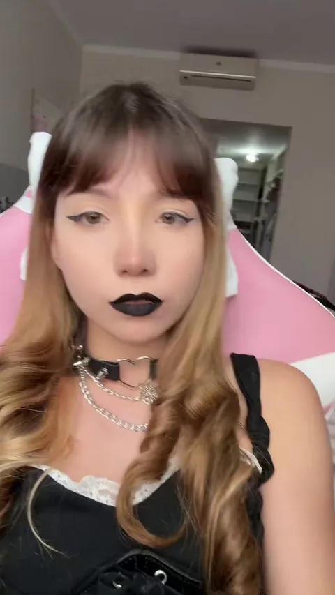 Petite,shave slave girl at your service