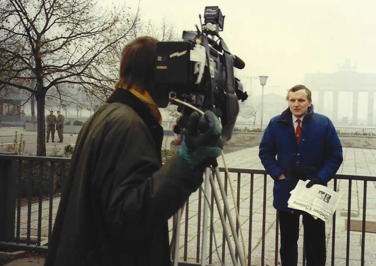 Unseen photos from inside East Berlin the day the Berlin Wall fell