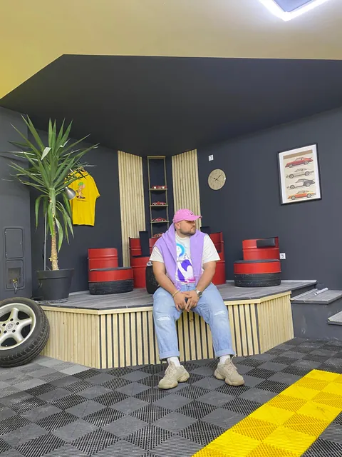 Good evening gentlemen and ladies respectively, i would like to present you my hobby garage