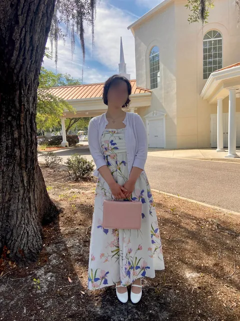 taking nudes at church like a real whore 🤍