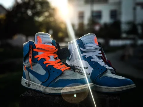 50k+ steps over the weekend, 3 parties, 1 underground tunnel, and multiple games of basketball later, my babies are looking better than ever. Wear your kicks