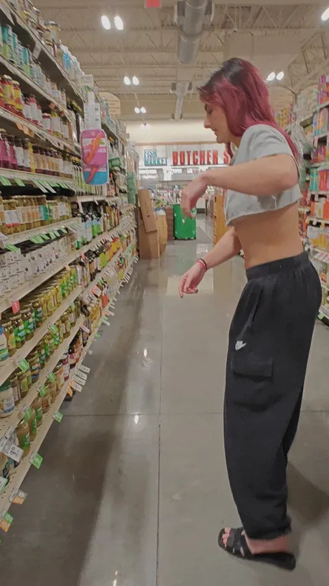 I Think My Shirt Is Too Short 