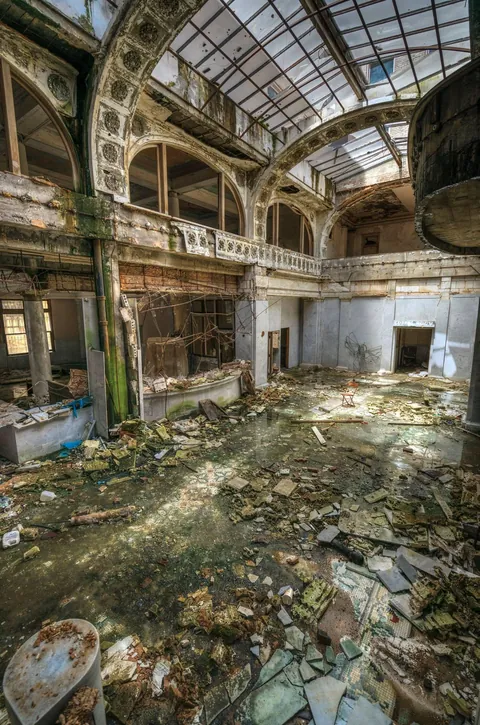 The lobby/atrium of the Pines Hotel, closed 1971.