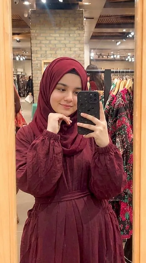 22F, Reposting after a while make me seriously regret posting here...