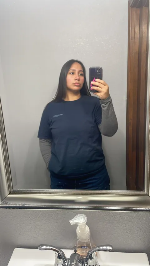 25 F, no friends, no social media but I think I’m kinda cute. Humble me