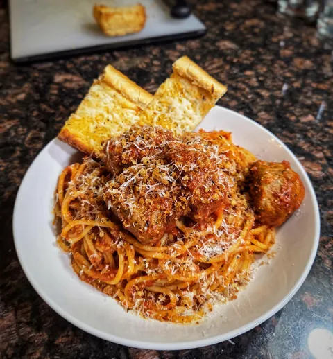 [homemade] Spaghetti and meatballs with toasted panko
