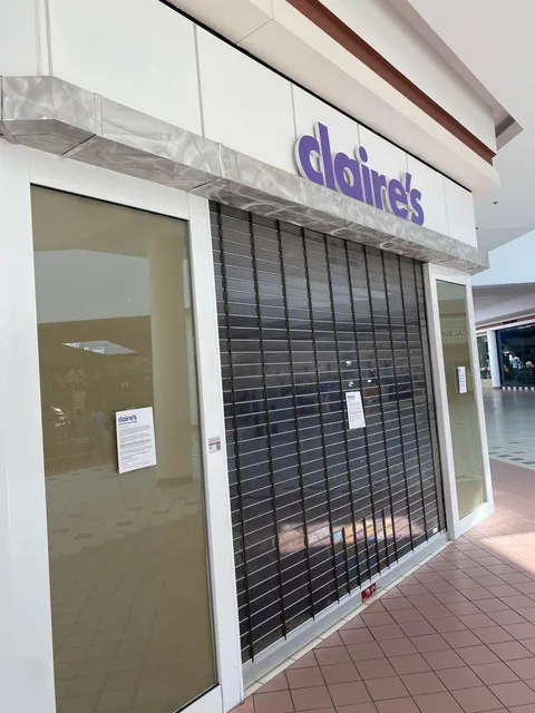 [OC] The Claire’s in my town closed down and this is the note that’s posted outside