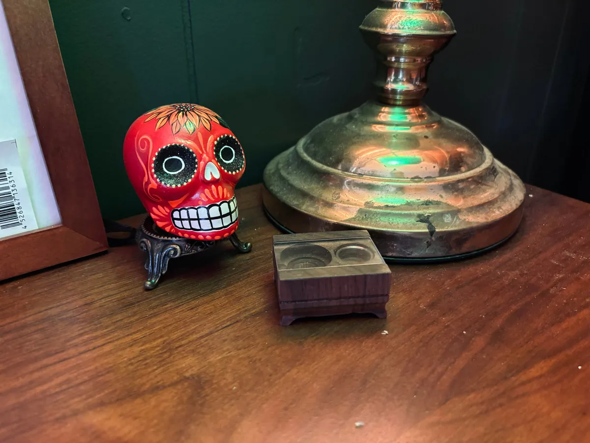 Always been my dream to have a study/library space. Finally finished.