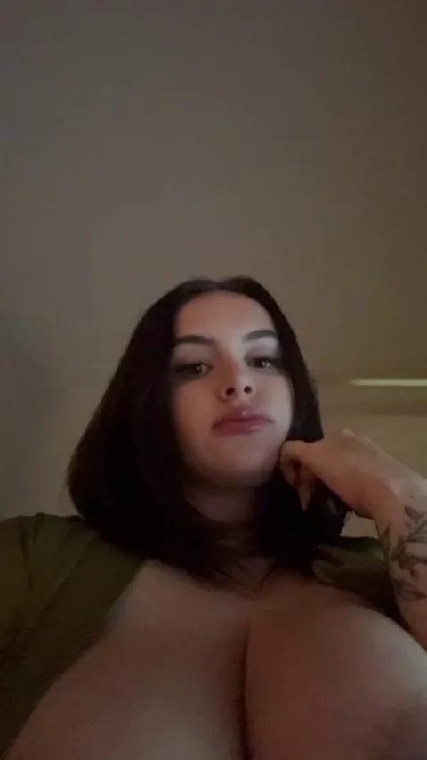 Come get these 2000’s titties