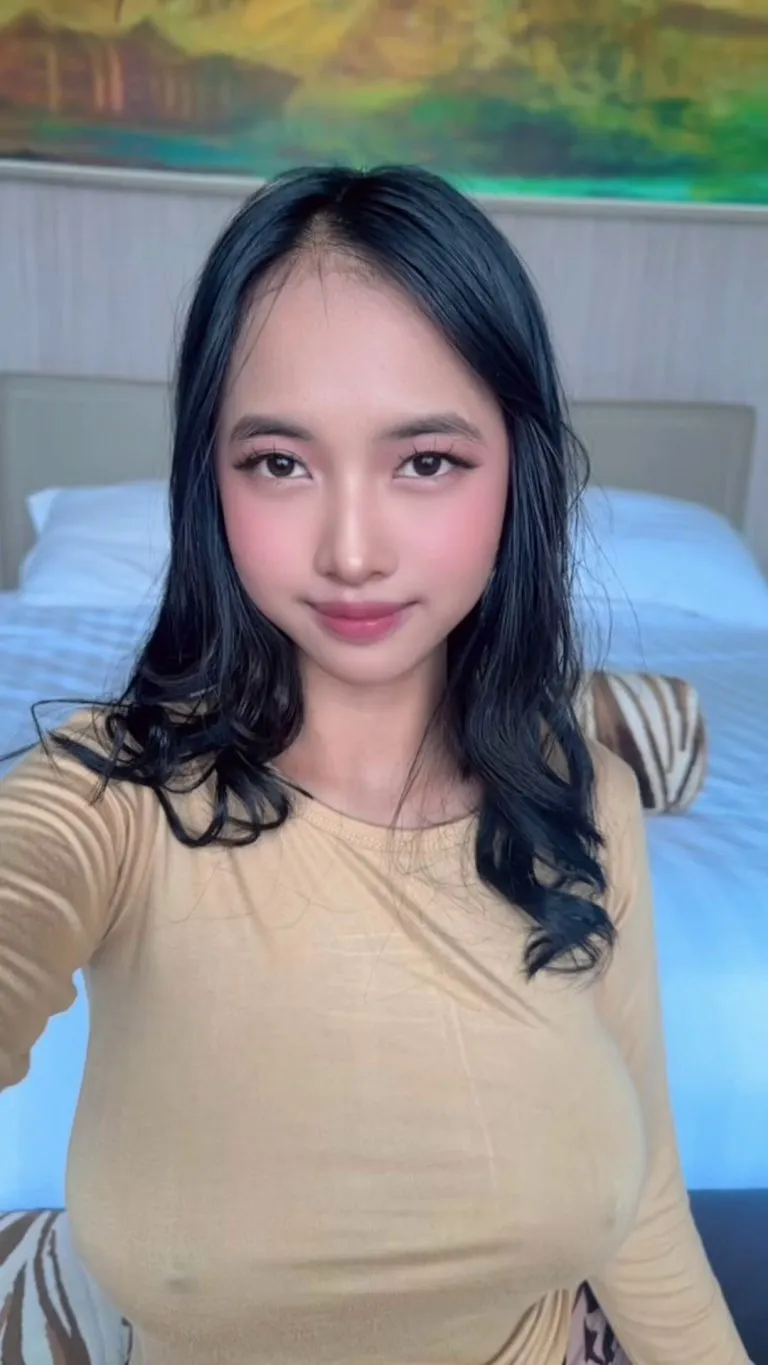 2006 Thai slut, you smashing or nah?