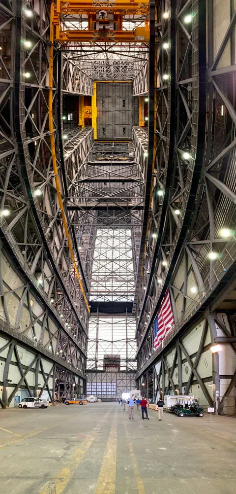 Visited the VAB and ended up with a new phone background. This building is indescribably huge.