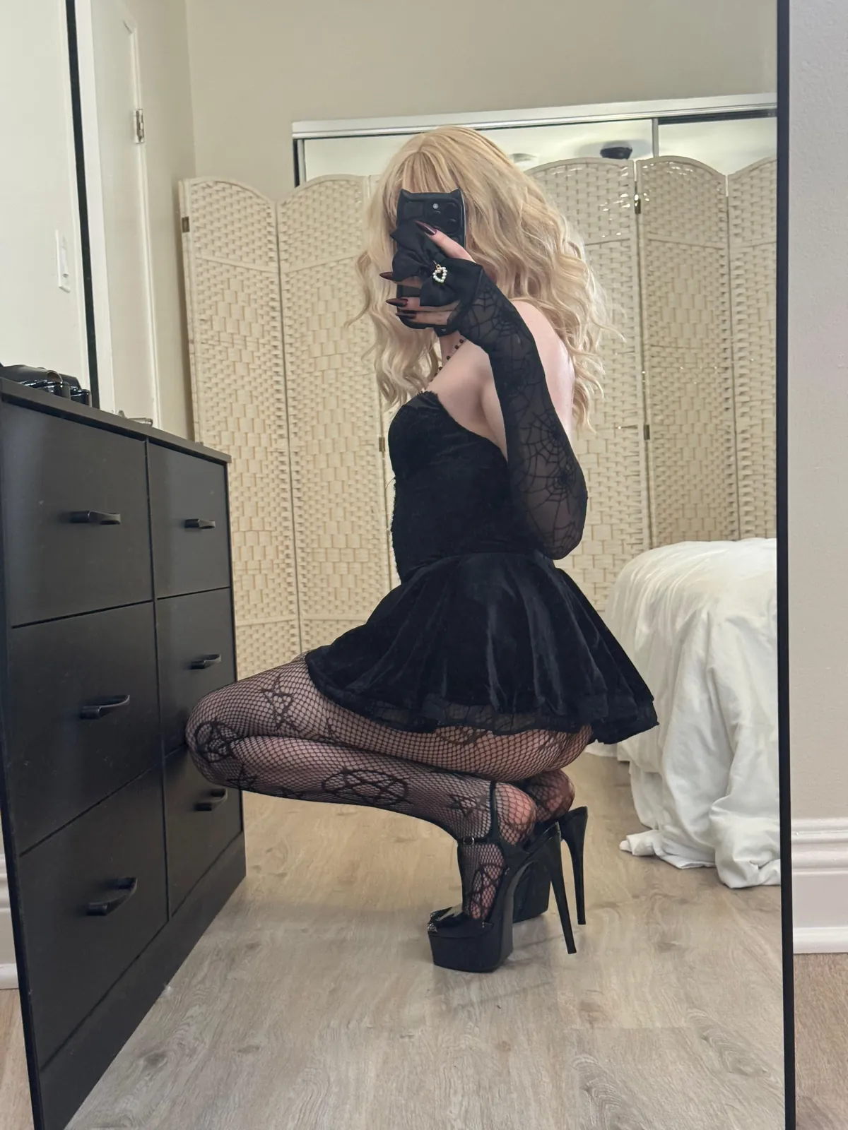 i think i was meant to be a sexy goth girl, definitely not a boy