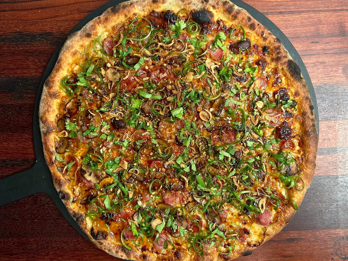 [Homemade] sausage and mushroom pizza