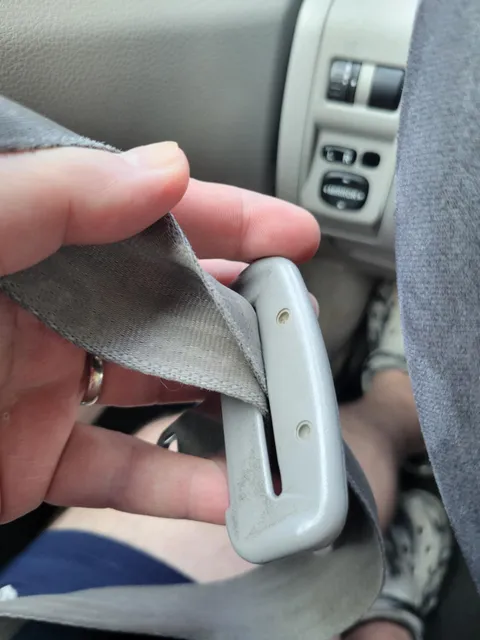 We have cars that can drive themselves but this kind of shit still exists...