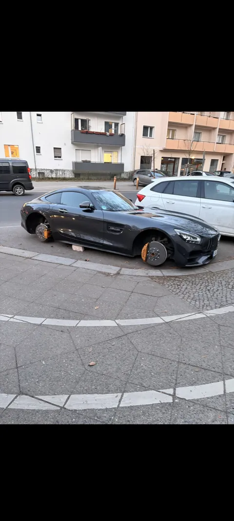 Stolen wheels on Mercedes