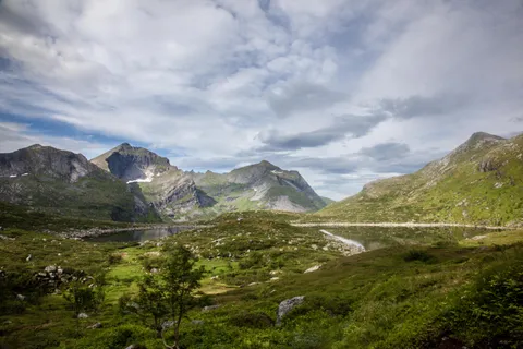 The mountains of Flakstad, Norway (oc)[5616x3744]